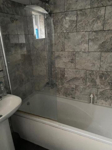 Luton Home Near Airport Private & Shared Bathroom Option Esterno foto