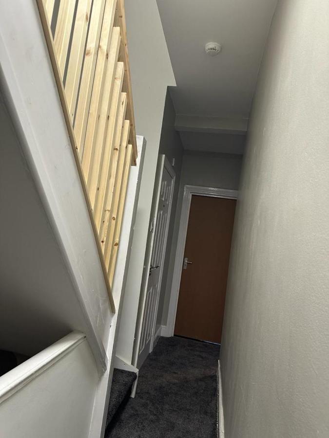 Luton Home Near Airport Private & Shared Bathroom Option Esterno foto