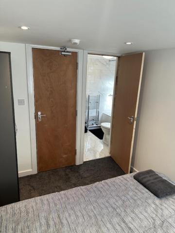 Luton Home Near Airport Private & Shared Bathroom Option Esterno foto