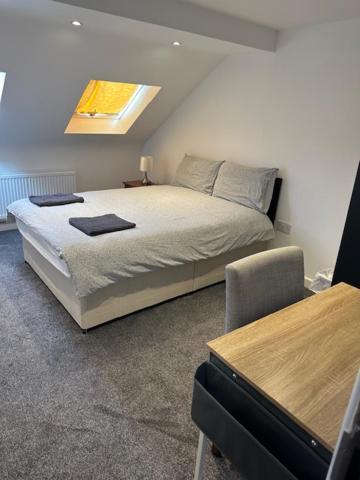 Luton Home Near Airport Private & Shared Bathroom Option Esterno foto