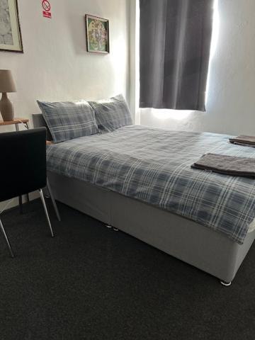 Luton Home Near Airport Private & Shared Bathroom Option Esterno foto